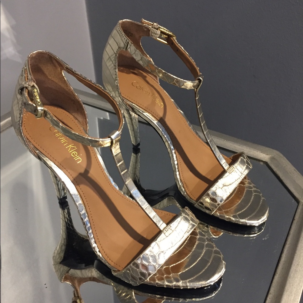 Brand New Calvin Klein gold strappy heels size 5
